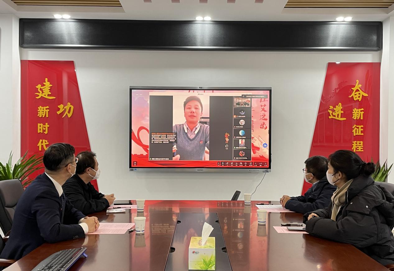 潘湦主任进行防艾知识专题讲座